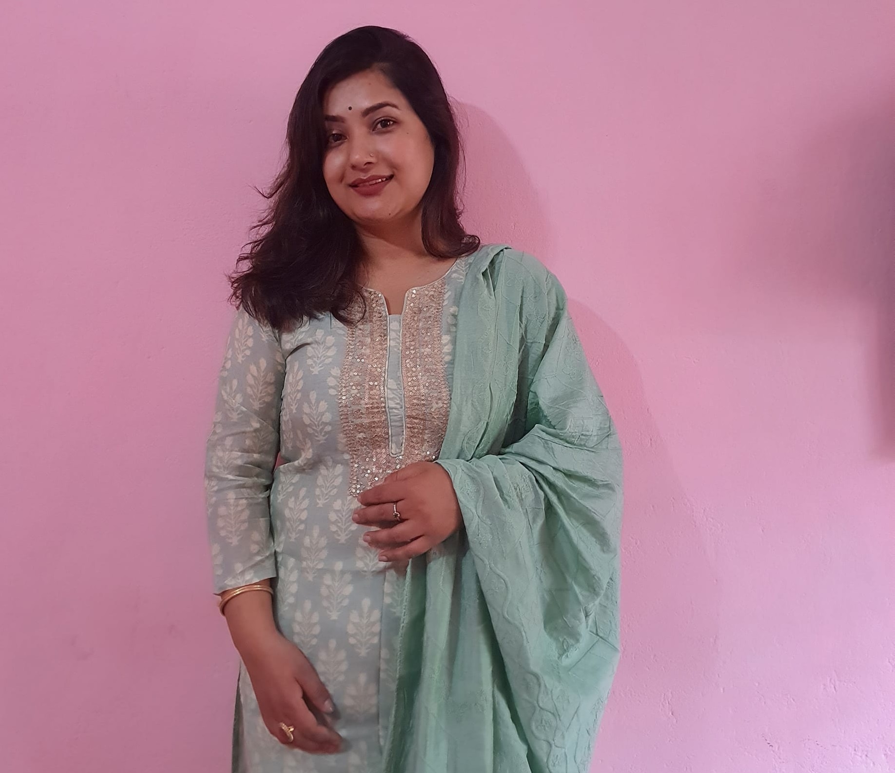 महानायक विवादमा सिकार बनेकी गायिकाको बयान- यसमा मेरो के दोष र?